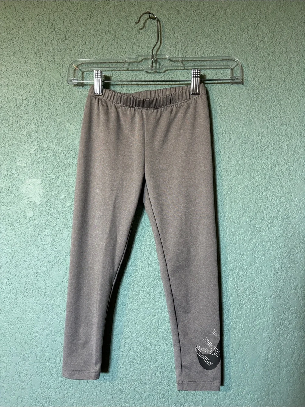 Nike Kids Gray Dri-Fit Leggings with Swoosh Graphic Girls Size 6 Good